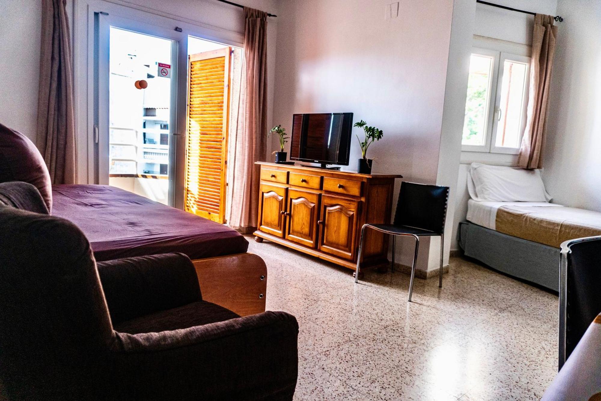Eva Aparthotel Lloret de Mar Exteriör bild